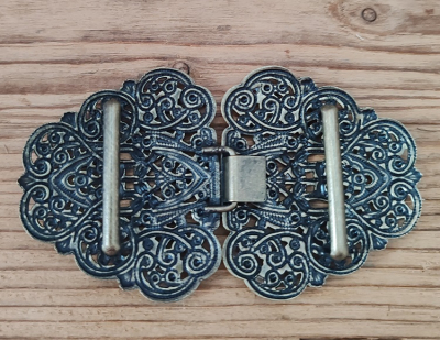 Preview: 1 Schließe, Dirndlschließe, Schürzenschließe, antik-messing, ca. 9 x 5,2 cm