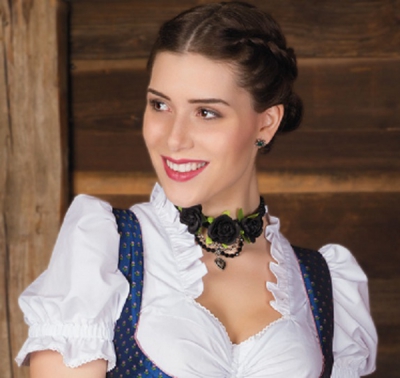 1 Blüten-Collier "Celine" von Alpenflüstern, schwarz