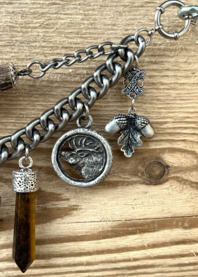 Preview: 1 Lederhosen-Charivari, zweireihig, Einzelstück, 11 Anhänger, antik-silberfarben, ca. 33 cm