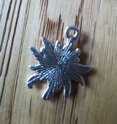 Preview: 1 Anhänger Edelweiß, antik-silberfarben