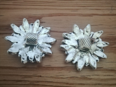 6 Knöpfe "Blume", antik-silberfarben, 23 mm