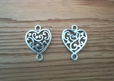 10 Verbinder, Herz, 19 x 15 mm, antik-silberfarben