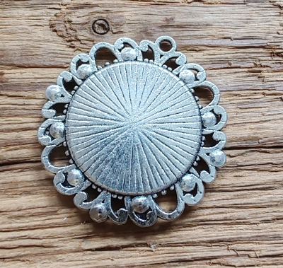 3 Fassungen für 25 mm Cabochons, antik-silberfarben