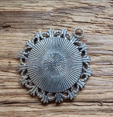 3 Fassungen für 25 mm Cabochons, antik-silberfarben