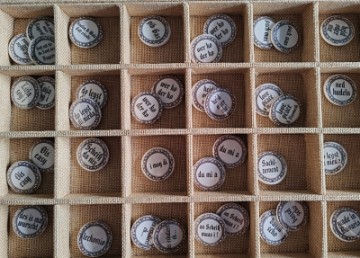 50 "Sprüche" - Buttons, 32 mm - Mischung