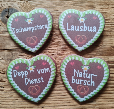 50 Herzbuttons "Lebkuchenherz", bunte Mischung, ca. 57 x 54 mm, Angebot für Wiederverkäufer, Vereine etc.