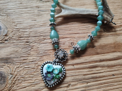 1 hübsches Collier von Alpenwahn