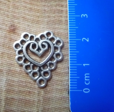 3 Herz-Anhänger, antik-silberfarben, 2,3 cm