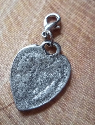 Preview: 1 Charivarianhänger Herz, antik-silberfarben, ca. 4,4 cm