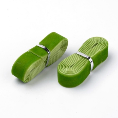 ca. 1  m Samtband in hellgrün, 16 mm breit