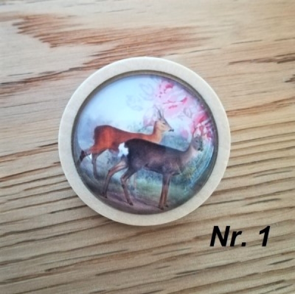 1 Holz-Brosche,  Hirsch- oder Rehemotiv, 6 Motive zur Wahl