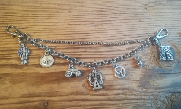 1 zweireihiges Kinder - Charivari, antik-silberfarben, ca. 20 cm