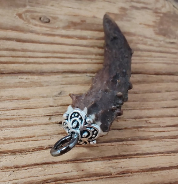 1 Charivarianhänger "Horn", ca. 6,8 cm