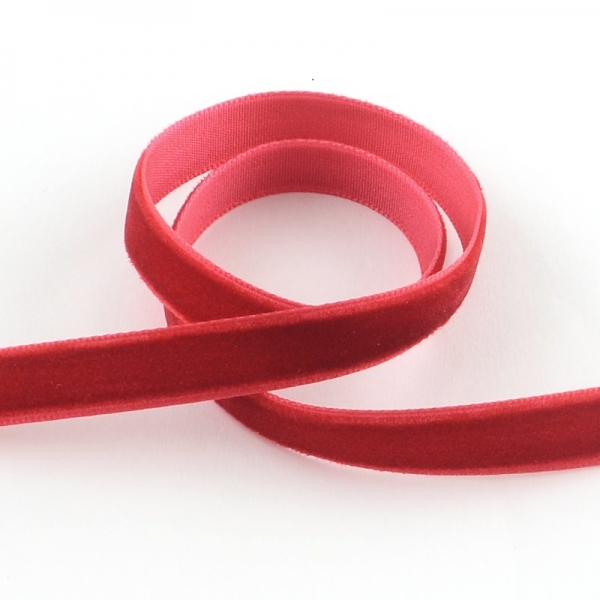 ca. 1  m Samtband in rot, 16 mm breit