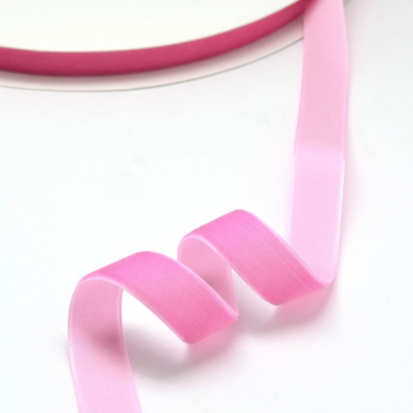 ca. 1  m Samtband in pink (hell), 16 mm breit