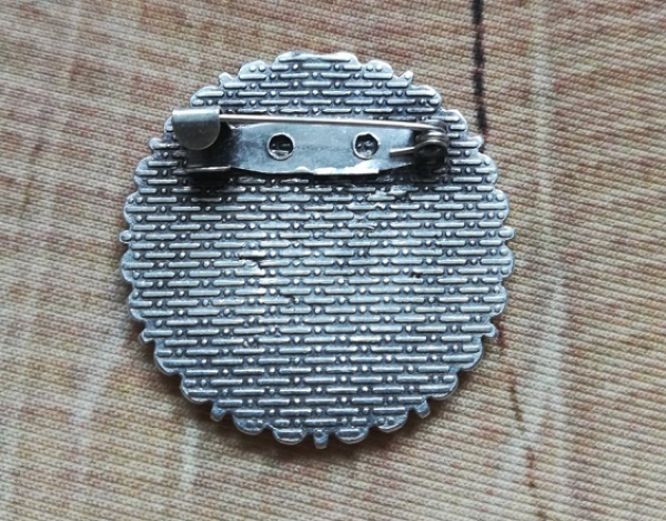 1 Brosche, "Straubing", antik-silberfarben