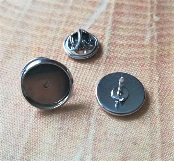 5 Broschenfassungen /Pins für 12 mm Cabochons, silberfarben