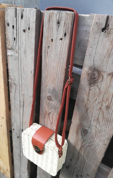 1 Basttasche / Flechttasche, mehrere Farben zur Wahl