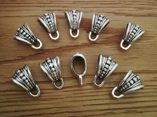 10 Collierschlaufen, antik-silberfarben, 15 x 9 mm