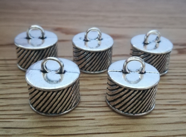 5 Endkappen, 16 x 15 mm, antik-silberfarben