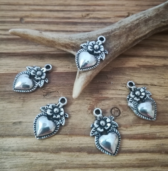 Herz Anhänger, antik-silberfarben, 17,5 x 11,5 mm