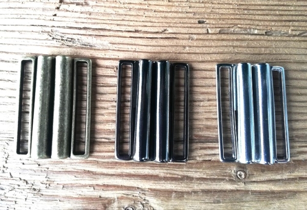 1 Schließe für 4 cm Band, 3 Farben zur Wahl