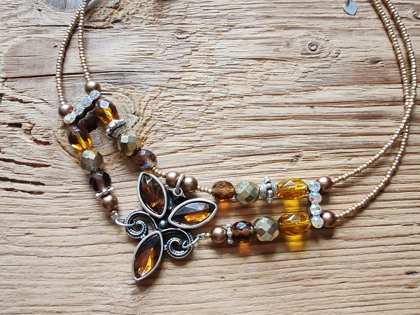 1 hübsches Collier von Alpenwahn