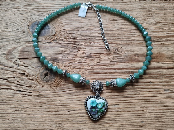 1 hübsches Collier von Alpenwahn