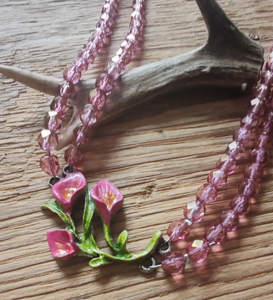 1 hübsches Collier von Alpenwahn, rose