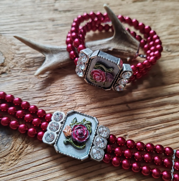 1 hübsches Set: Perlenkropfkette mit passendem Armband von Alpenwahn, rot