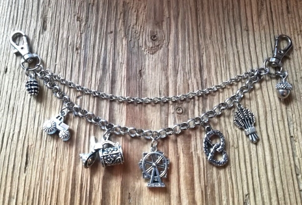 1 zweireihiges Kinder - Charivari, antik-silberfarben, ca. 20 cm