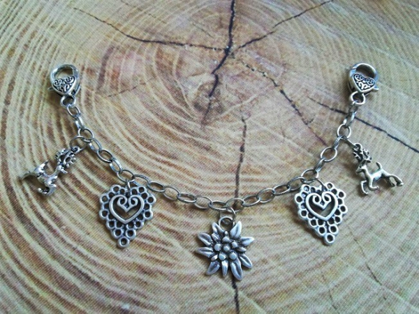 1 Charivari, 5 Anhänger, antik-silberfarben, 20 cm