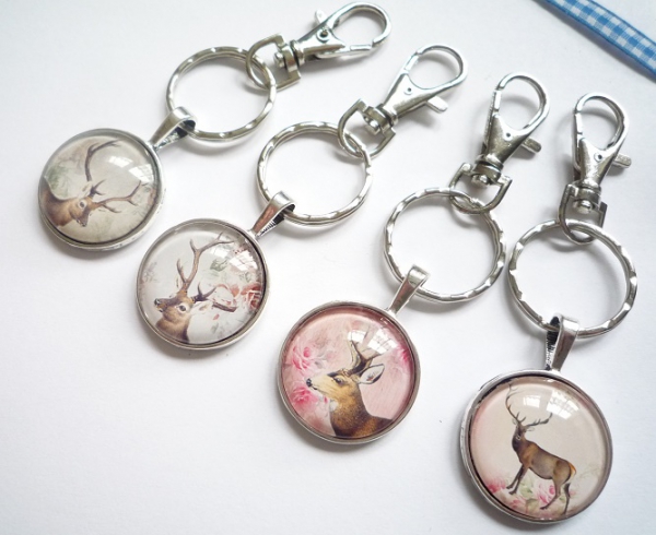 1 Schlüsselanhänger "Hirsch", 4 Motive zur Wahl