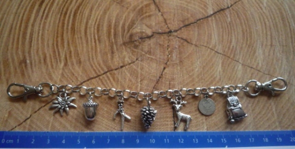 1 Kinder - Charivari, antik-silberfarben, ca. 20,5 cm