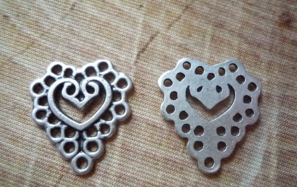 3 Herz-Anhänger, antik-silberfarben, 2,3 cm