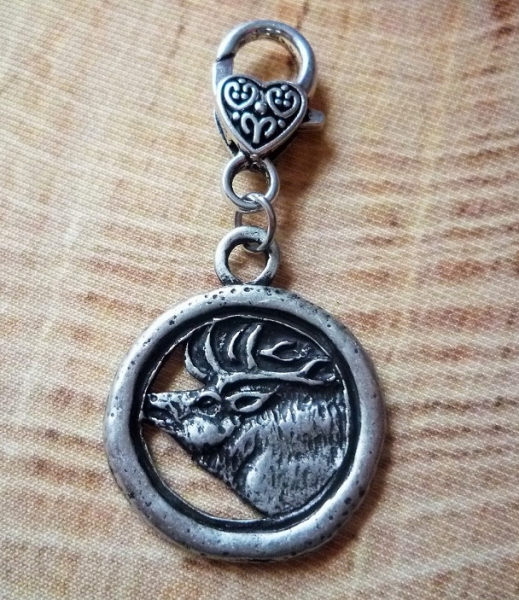 1 Anhänger Hirschkopf groß, ca. 6 cm