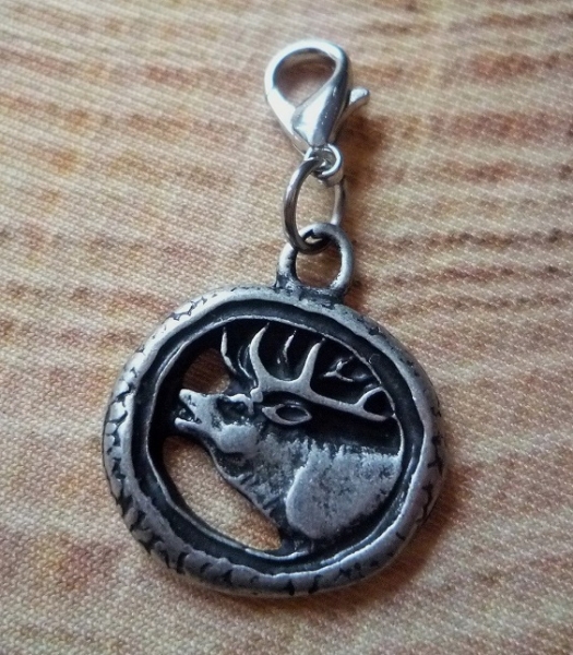 1 Anhänger Hirschkopf klein, ca. 4,2 cm