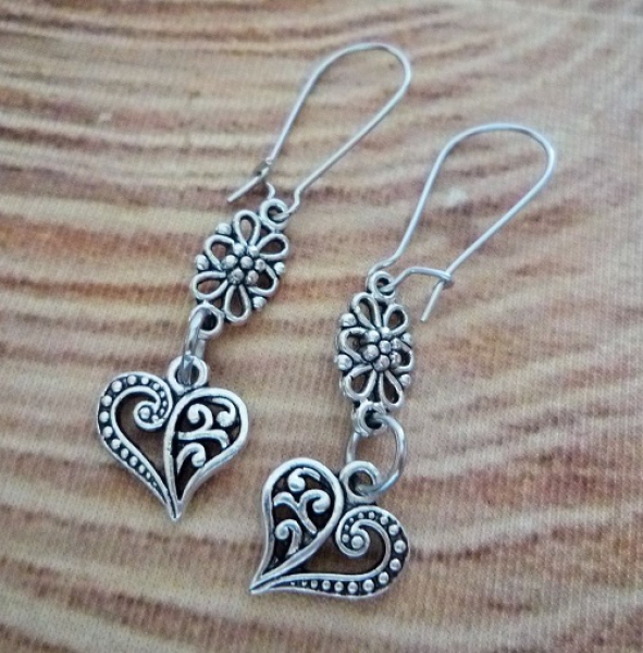 Ohrhänger Herz  antik-silberfarben