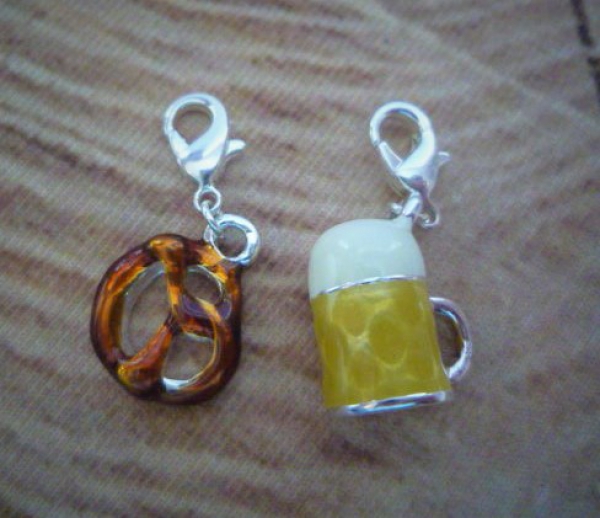 2 Anhänger Breze & Bier