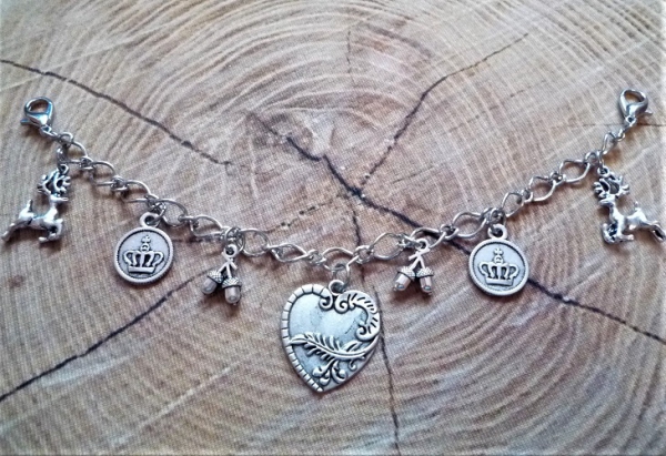 1 Charivari, antik-silberfarben, ca. 20,5 cm