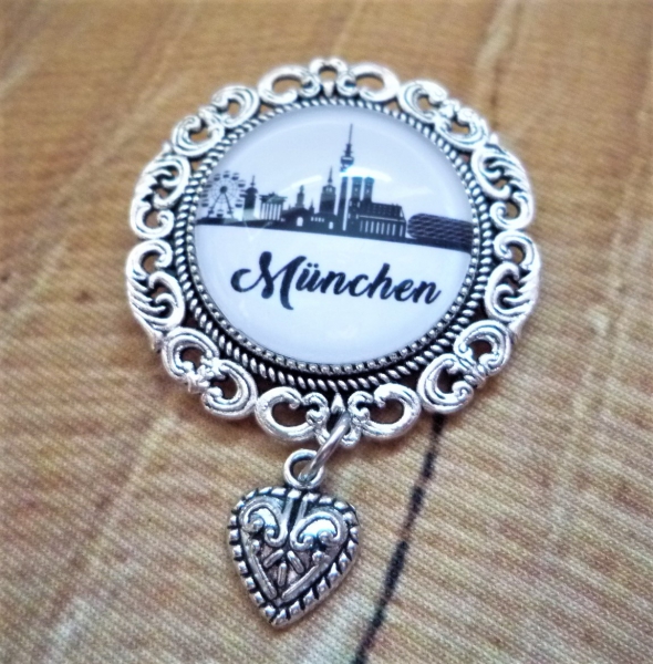 1 Brosche, "München", antik-silberfarben