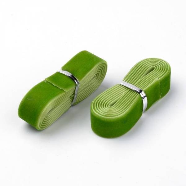 ca. 1  m Samtband in hellgrün, 16 mm breit