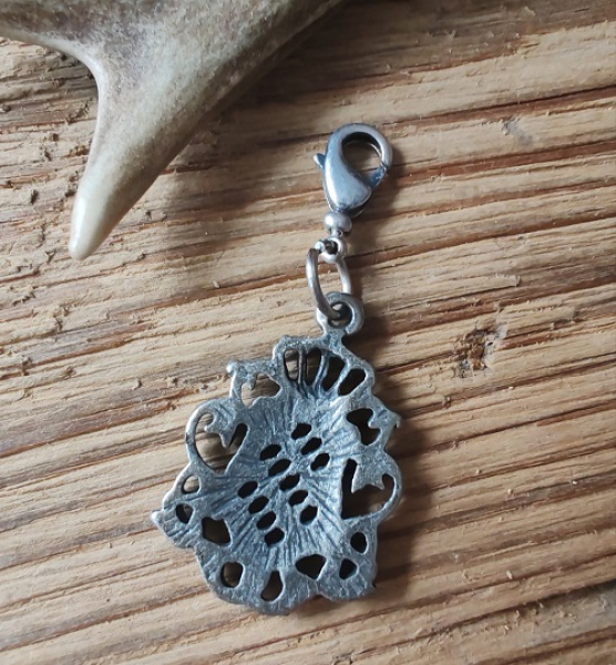 1 Anhänger kleines bayer. Wappen, antik-silberfarben (dunkel)