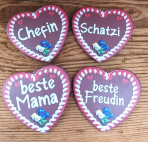 1 Herzbutton "Lebkuchenherz" mit Spruch nach Wahl, ca. 57 x 54 mm